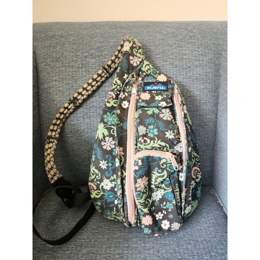 Kavu Rope Bag in "Whimsical Meadow" Floral Design Pattern